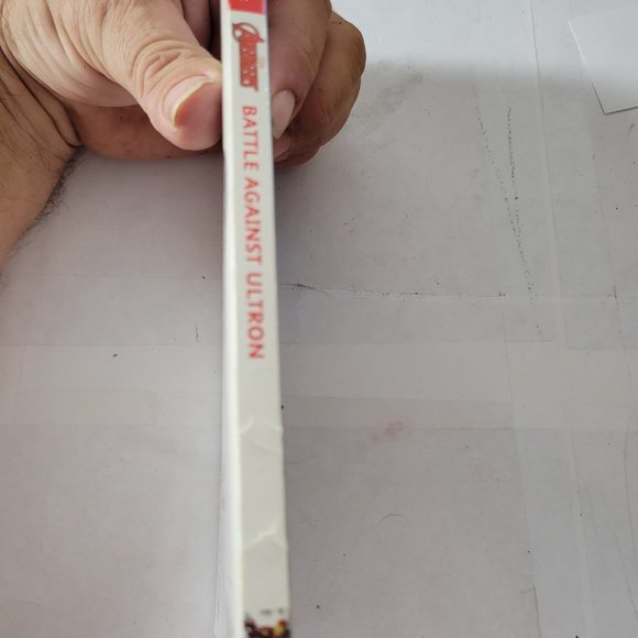 Marvel Avengers Battle Against Ultron Book  --ITEM #381 - Picture 3 of 3